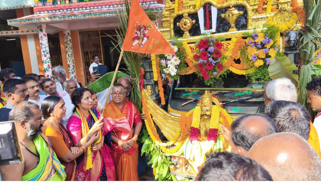 కలియుగ ప్రత్యక్ష దైవం శ్రీ వేంకటేశ్వరుని సన్నిధికి భక్తుల పాదయాత్ర 